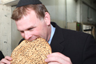 Canadian FM Devotes Chunk of Israel Visit to Kfar Chabad